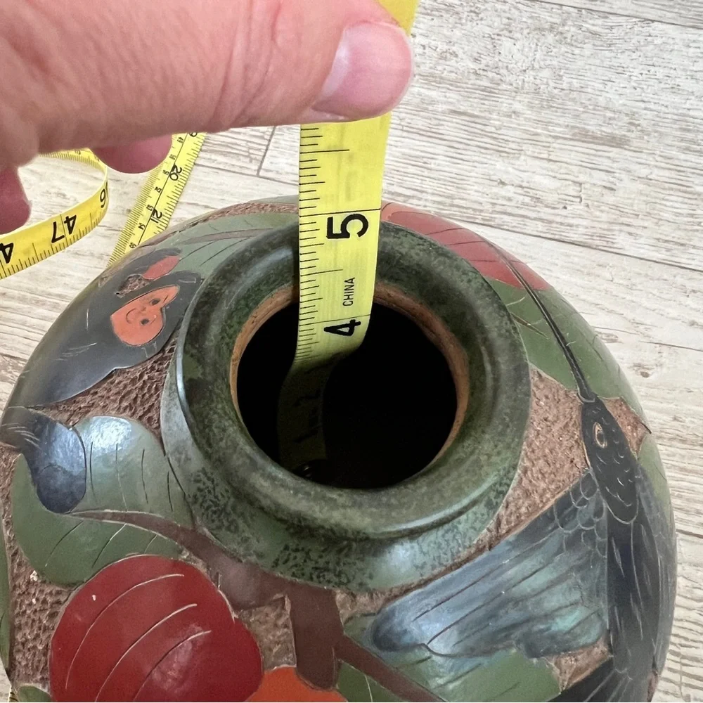 San Juan de Oriente Nicaraguan Pottery Vase, Flowers Hummingbird Carved Etched